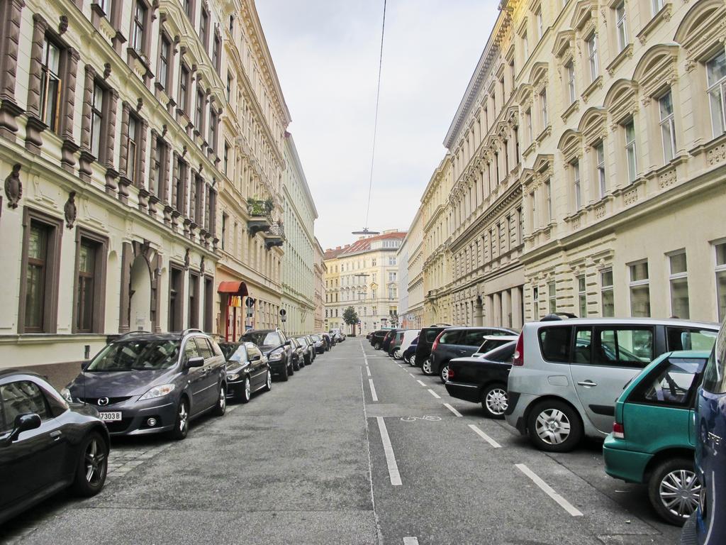 City Apartment Wina Bagian luar foto